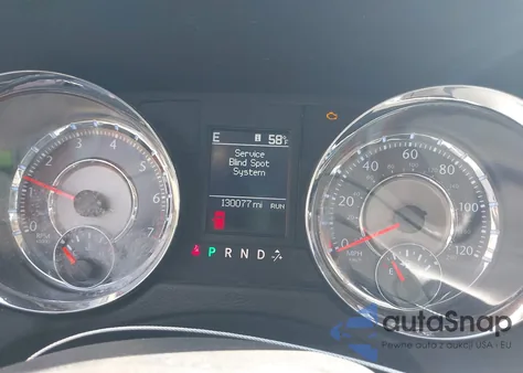 2011 Chrysler Town & Country Touring-L z USA, uszkodzony, nr VIN 2A4RR8DG9BR764502